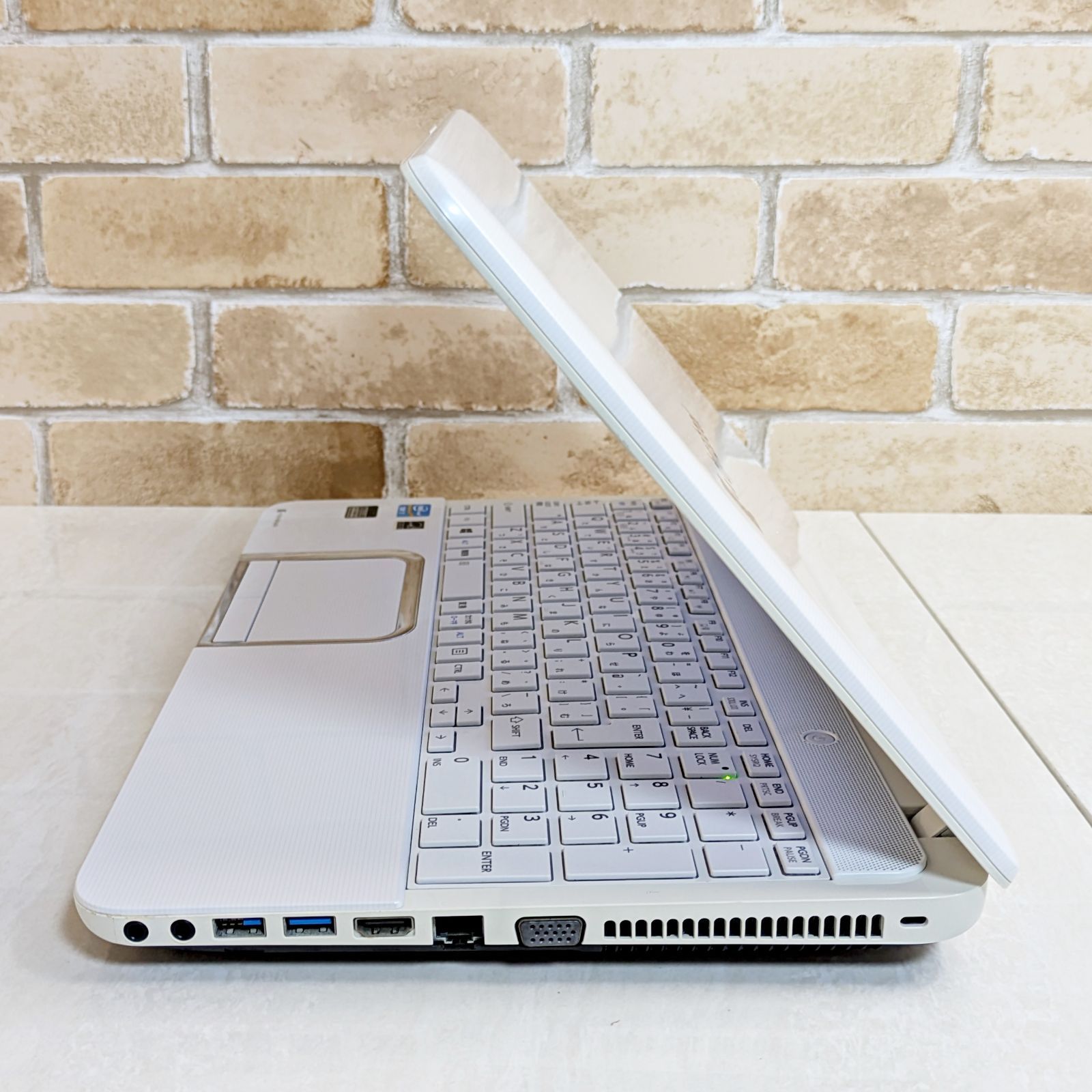 美品！オフィス付き☆SSD256/メモリ8G☆初心者OK！Windows11ノート