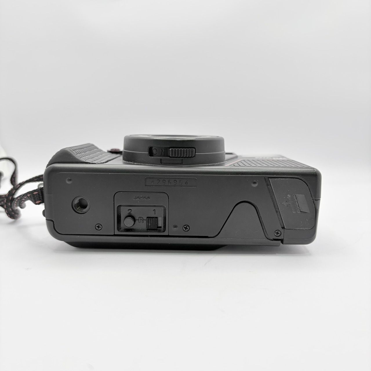 完動品】Nikon L35AD2 フィルムカメラ 動作確認済み - メルカリ