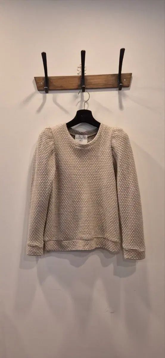 バレンティーナシェーファー エンボス Tシャツ