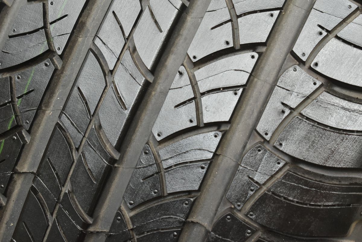  バリ溝 トヨタ 150 プラド ブラックエディション 18 in 7 5 J 25 PCD 139 ミシュラン ラティチュードツアー HP 265 60 R 1本 18インチ タイヤ ホイールセット