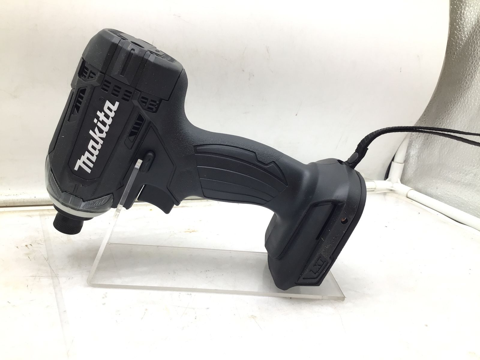 Makita マキタ 充電式18 Vインパクトドライバ 黒 充電器 バッテリー セット エコツー M 02