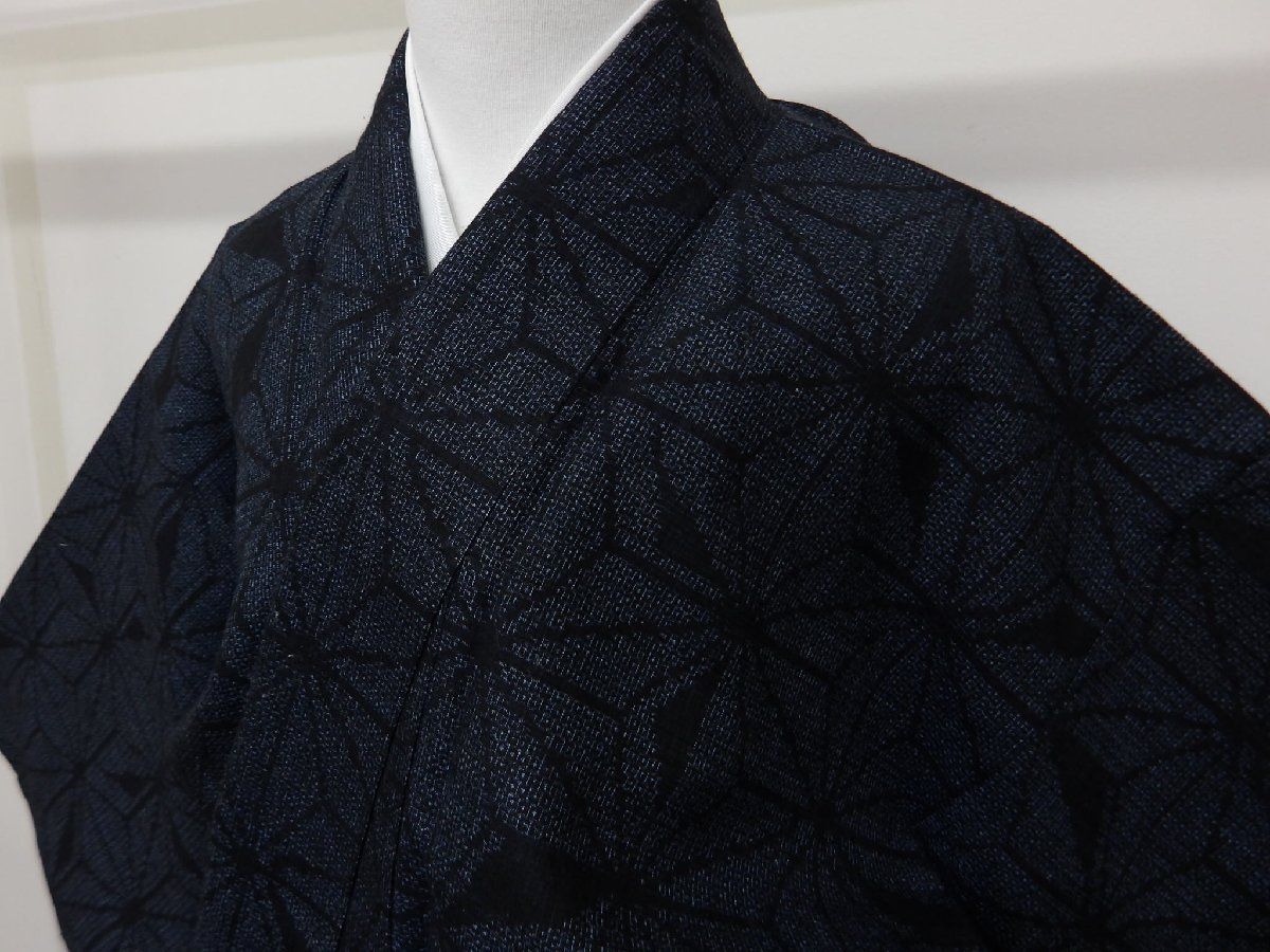 P40993 ほぼ美品！ 本場 結城紬 袷 重要無形文化財 80亀甲 t - メルカリ