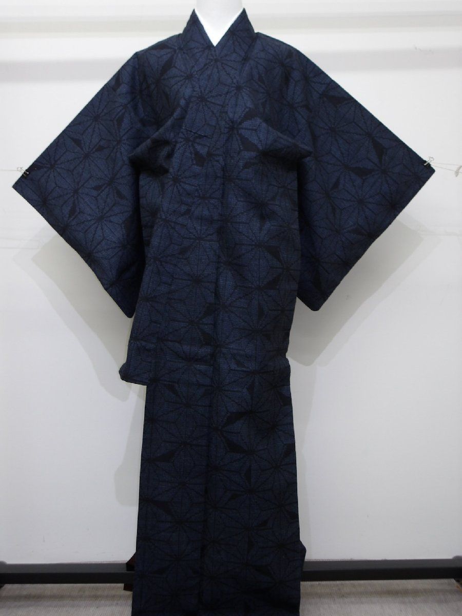 P40993 ほぼ美品！ 本場 結城紬 袷 重要無形文化財 80亀甲 t - メルカリ