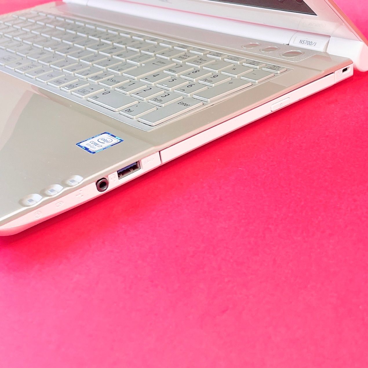 高性能Corei7✨️売り切れ続出おしゃれゴールド✨️薄型ノートパソコン