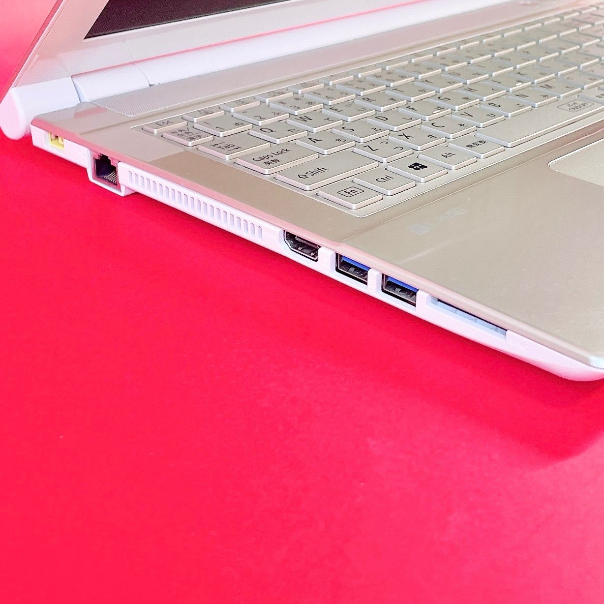 高性能Corei7✨️売り切れ続出おしゃれゴールド✨️薄型ノートパソコン