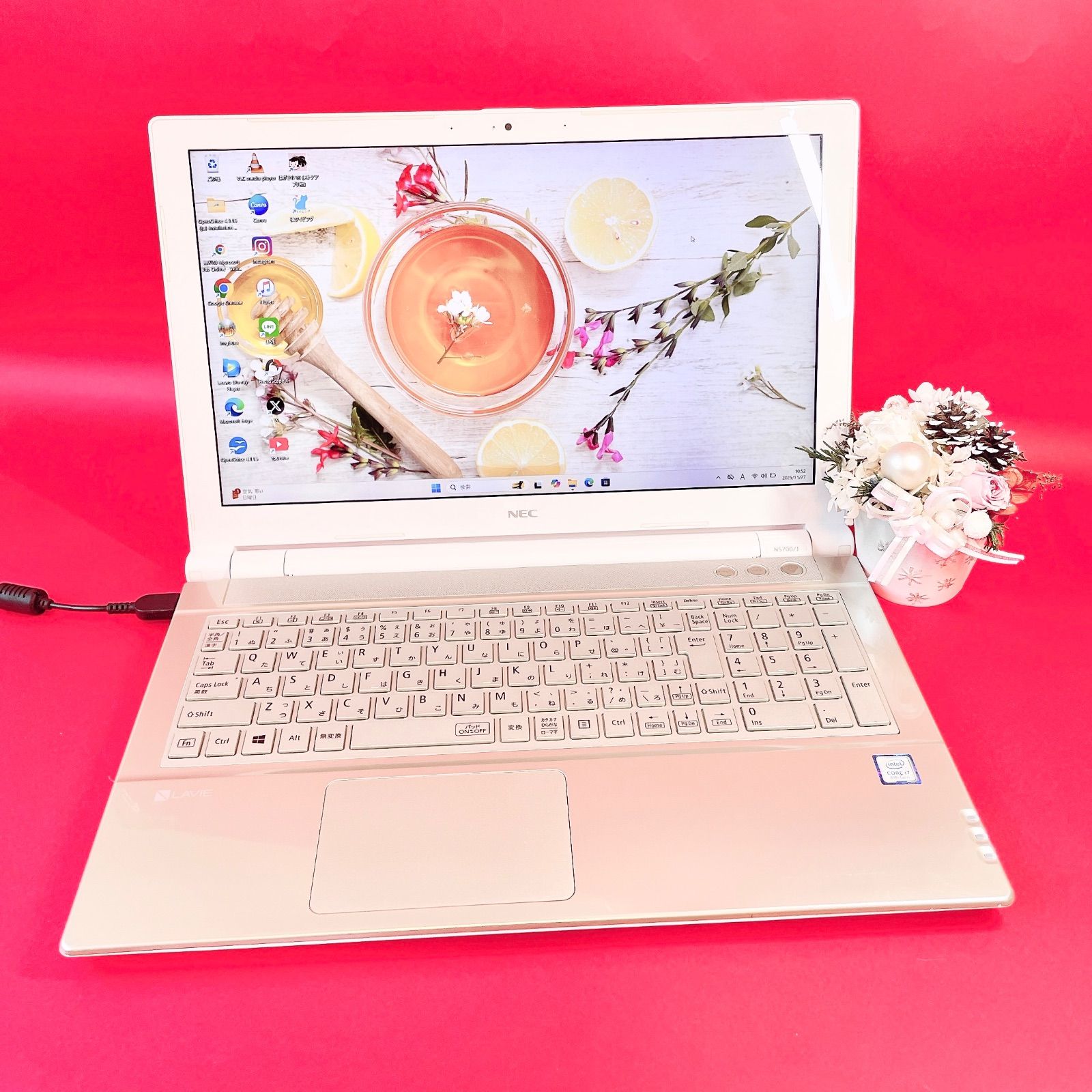 高性能Corei7✨️売り切れ続出おしゃれゴールド✨️薄型ノートパソコン