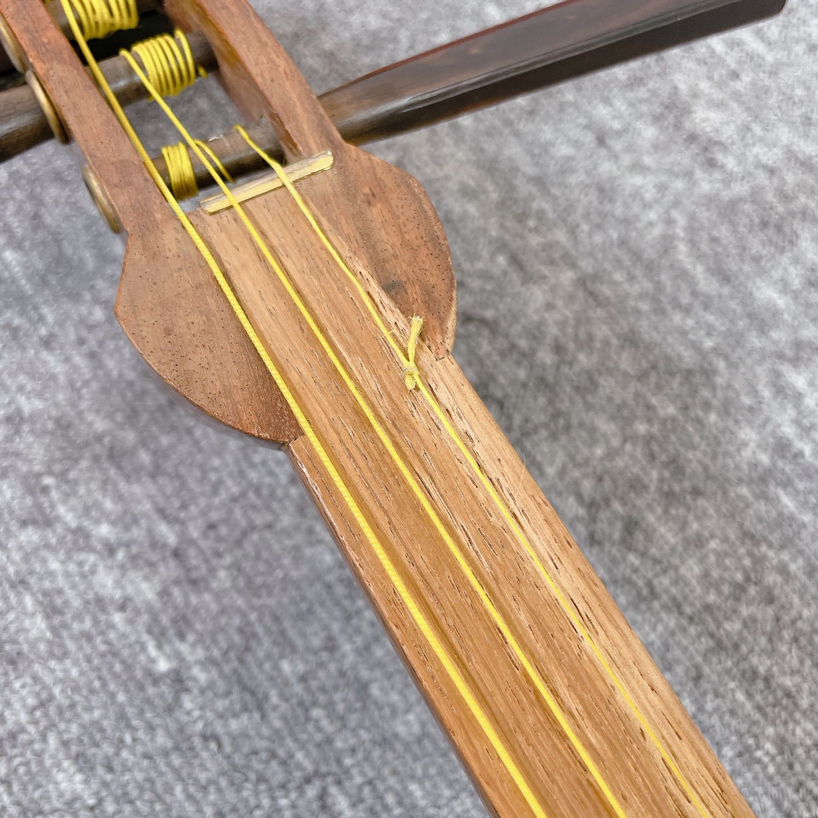 三味線 花梨 平溝 中棹 犬皮 丸打胴 和楽器 バチ 撥 - メルカリ