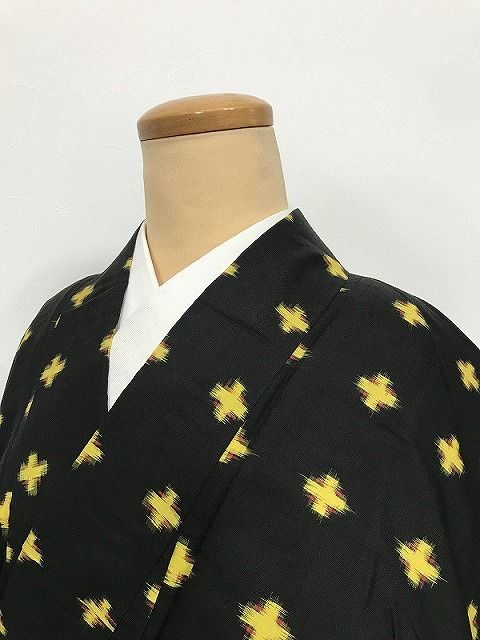 中古】Sサイズ 正絹 紬 銘仙 黒地に絣文様 アンティーク 袷着物