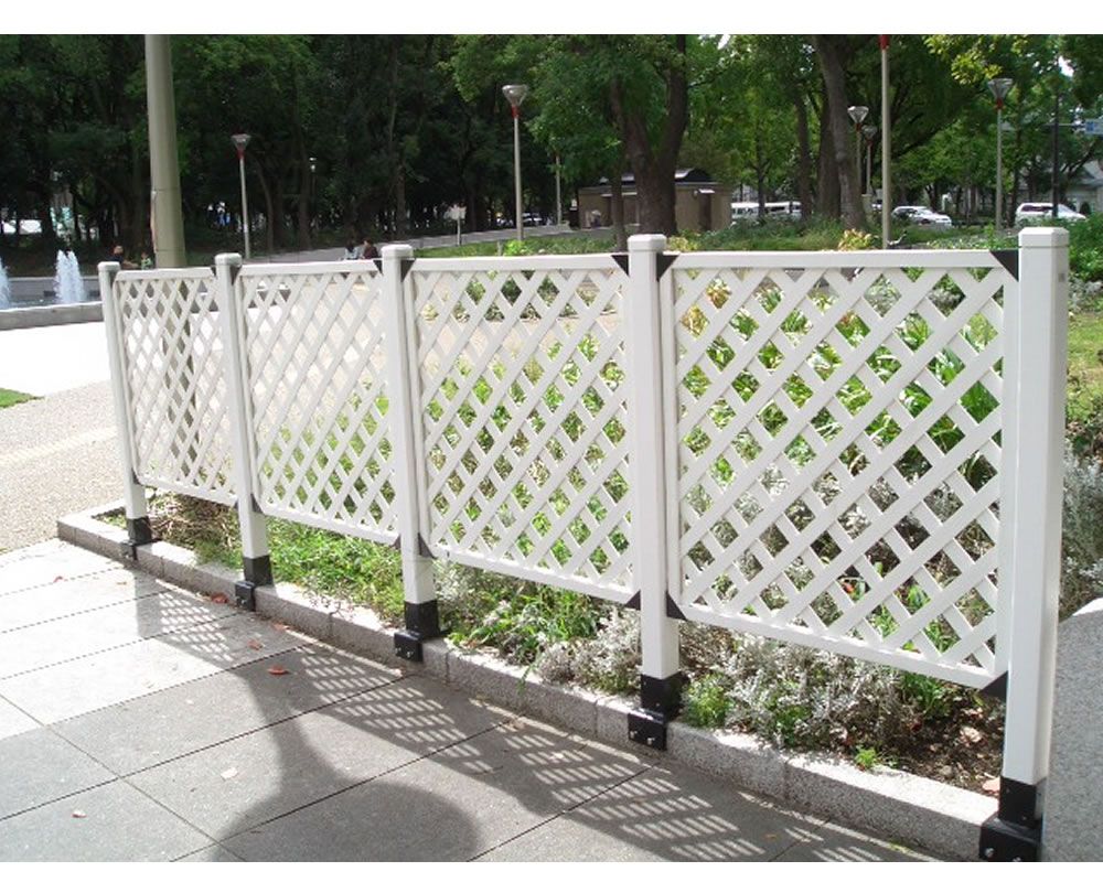 ラティス取付け金具