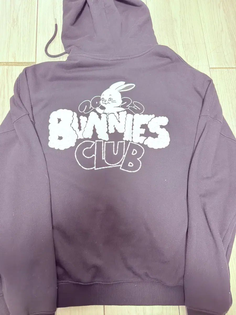 2023 BUNNIES CAMP フードジップアップ L