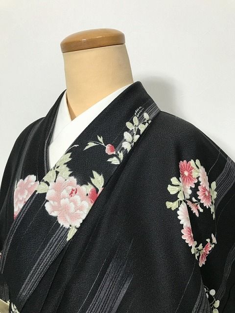 新品 Lサイズ 化繊 小紋 黒地に花丸模様
