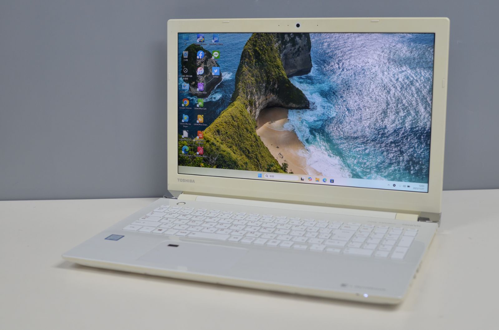 中古良品ノートパソコン 東芝Dynabook T55/FWD Windows11+office 爆速