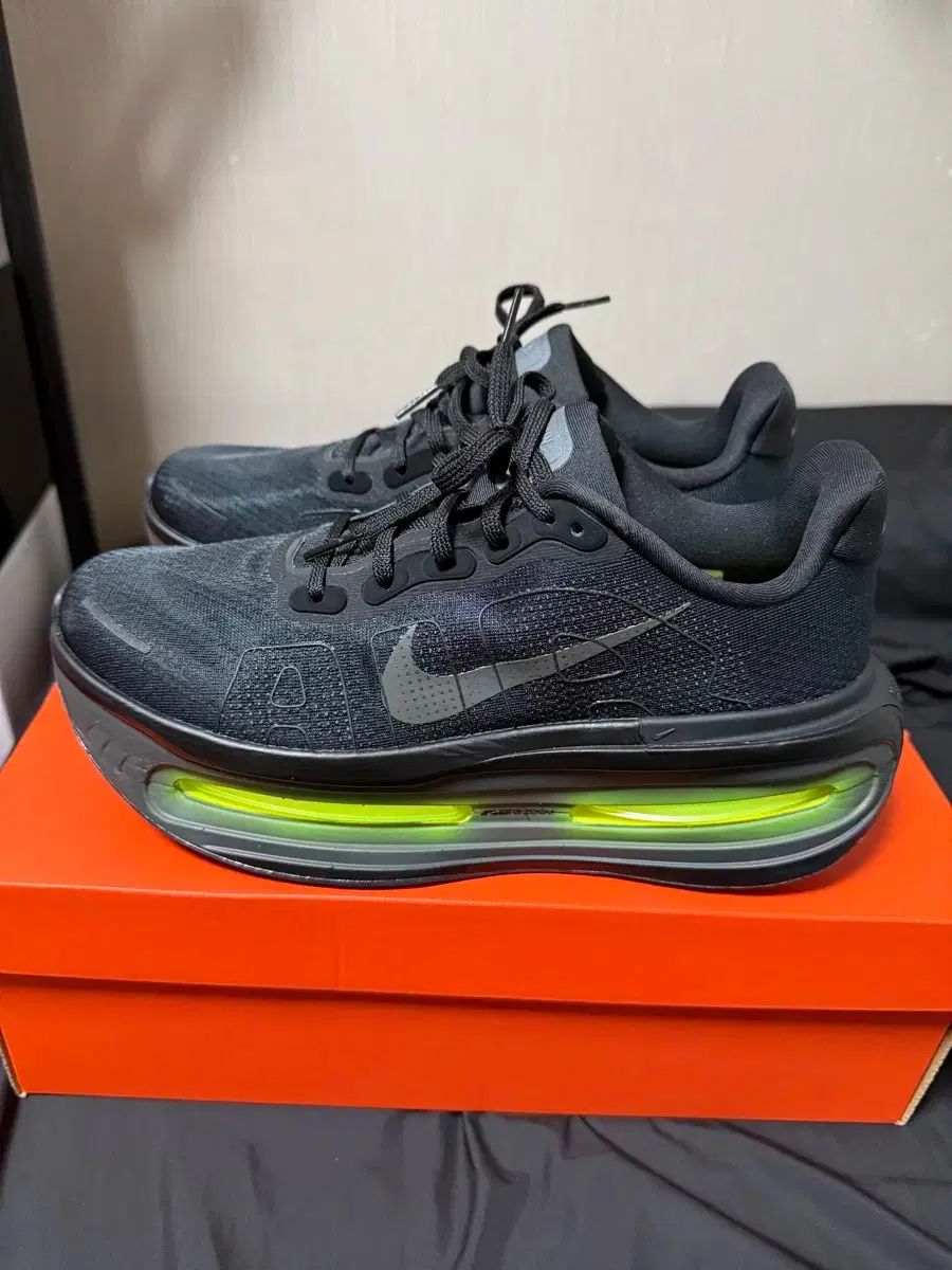 ナイキ ボメロ ム ブラック 260