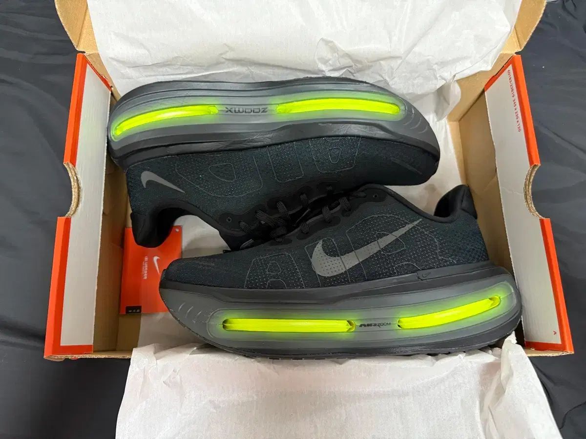 ナイキ ボメロ ム ブラック 260