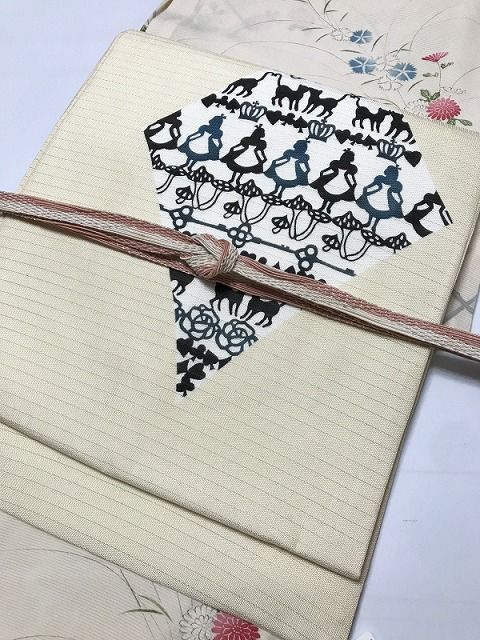 中古】名古屋帯 正絹 夏帯 クリーム地に不思議の国のアリス模様 伊勢型