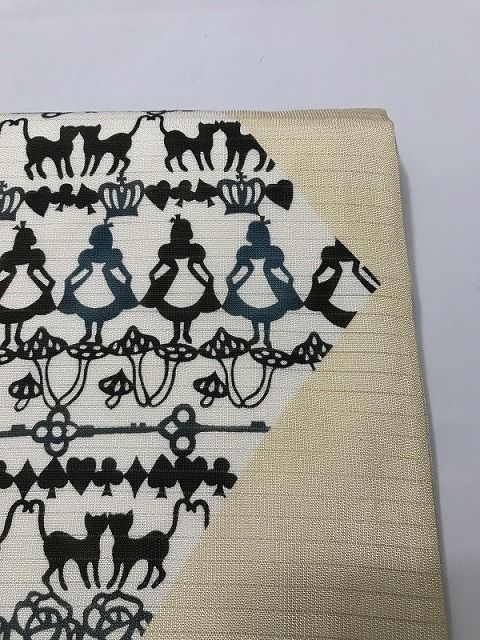中古】名古屋帯 正絹 夏帯 クリーム地に不思議の国のアリス模様 伊勢型
