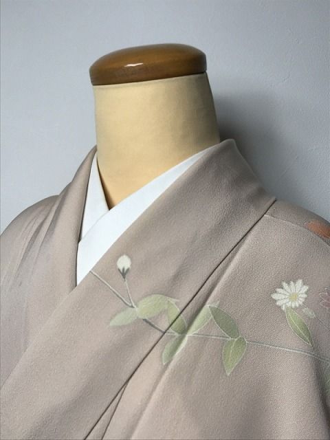 Mサイズ 正絹 訪問着 薄ベージュ地に枝花模様 袷着物 着物 レディース シルク レディース着物 リサイクル着物 和服 和装 結婚式 結婚式服装 リサイクル着物訪問着シーズン冬