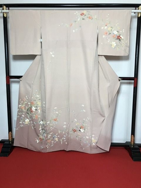 Mサイズ 正絹 訪問着 薄ベージュ地に枝花模様 袷着物 着物 レディース シルク レディース着物 リサイクル着物 和服 和装 結婚式 結婚式服装 リサイクル着物訪問着シーズン冬 コーデセット ニット