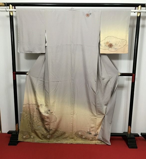 Mサイズ 付け下げ 正絹 グレー地に雲取り模様