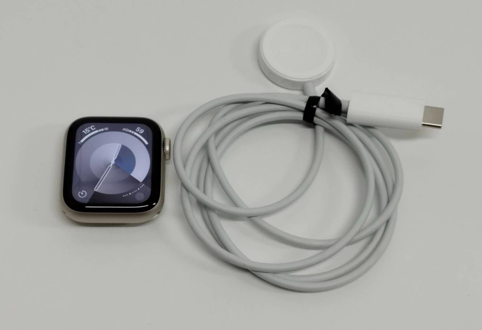良品】Apple Watch SE 第2世代/GPS/40mm/A2722/スターライト〈MR9U3J/A〉