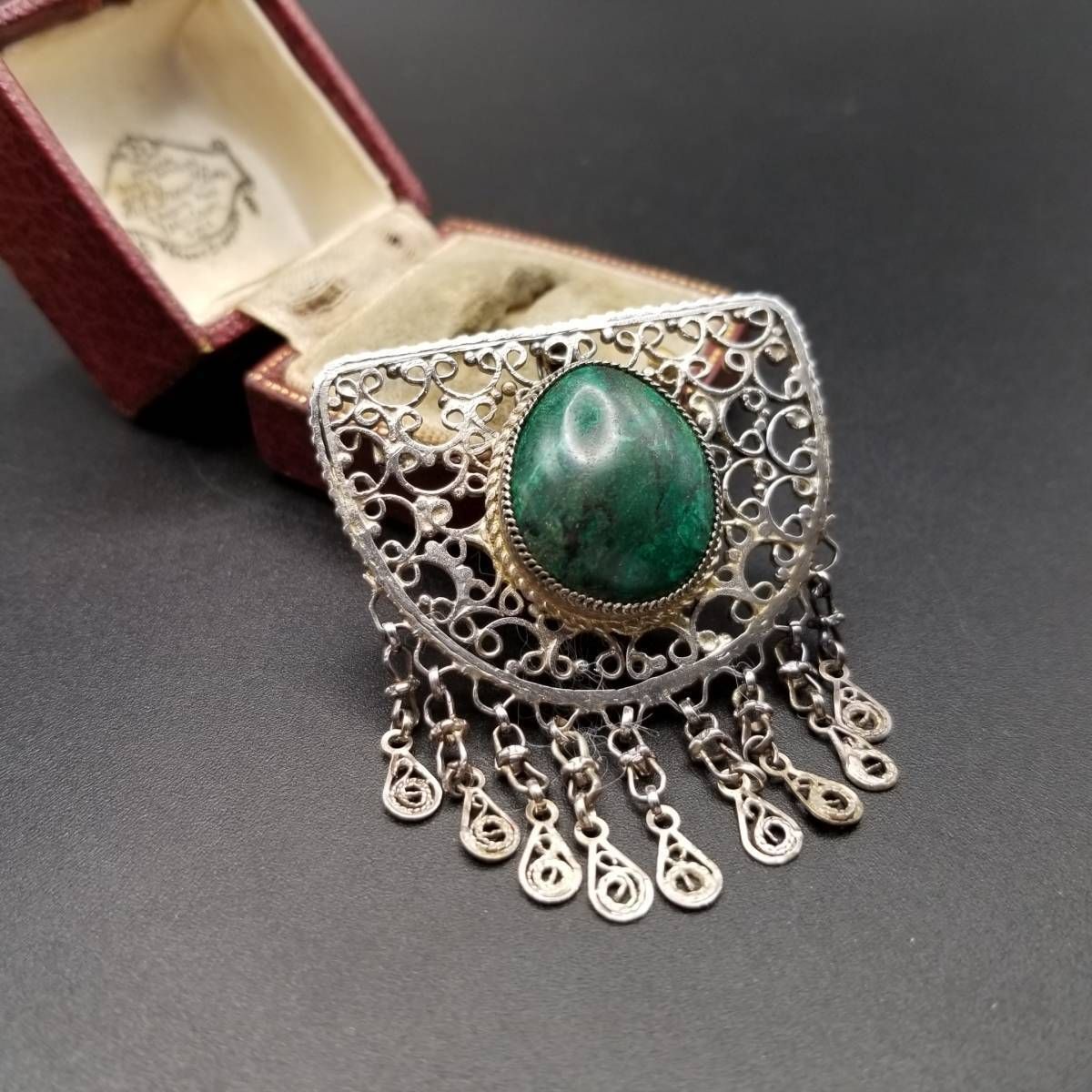 エイラットストーン フィリグリー 900 シルバー ビンテージ ブローチ 銀細工 エスニック フリンジ 賢者の石 グリーン 15 g 8 Y Q