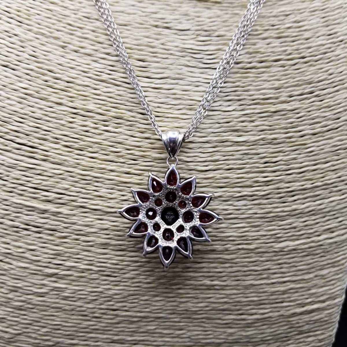 ビンテージ ガーネット ペンダント シルバー 925 トリプルチェーン