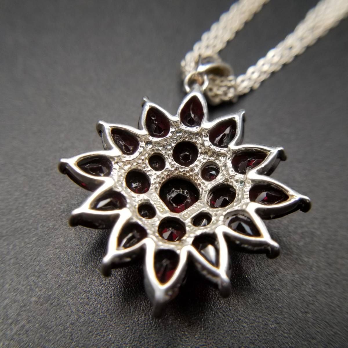 ビンテージ ガーネット ペンダント シルバー 925 トリプルチェーン