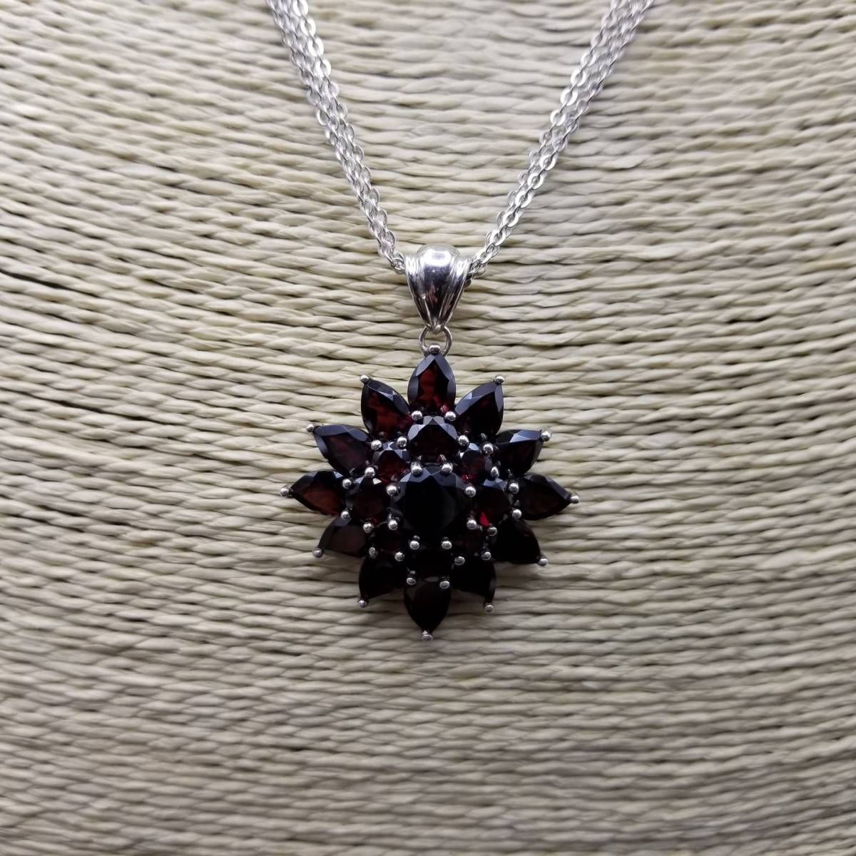 ペンダント  シルバー＆ガーネット【ビンテージ】 ビンテージ ガーネット ペンダント シルバー 925 トリプルチェーン