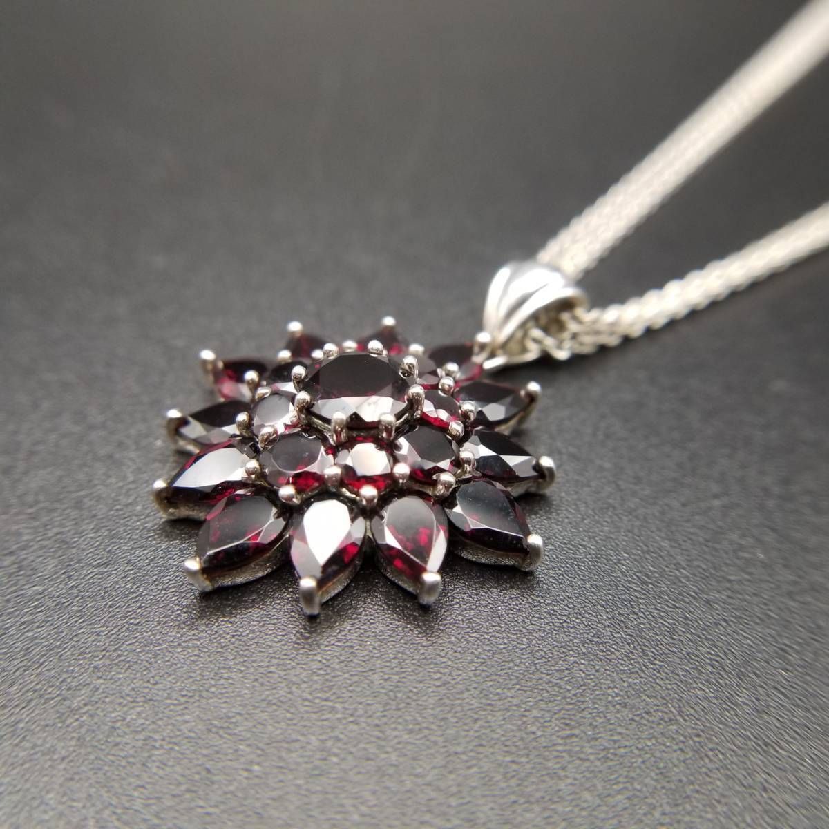ペンダント  シルバー＆ガーネット【ビンテージ】 ビンテージ ガーネット ペンダント シルバー 925 トリプルチェーン