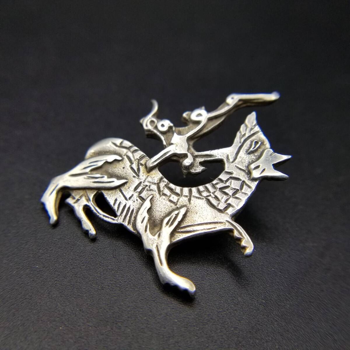 1976年 英国 ヴィンテージ Maeshowe Dragon ブローチ 北欧神話モチーフ