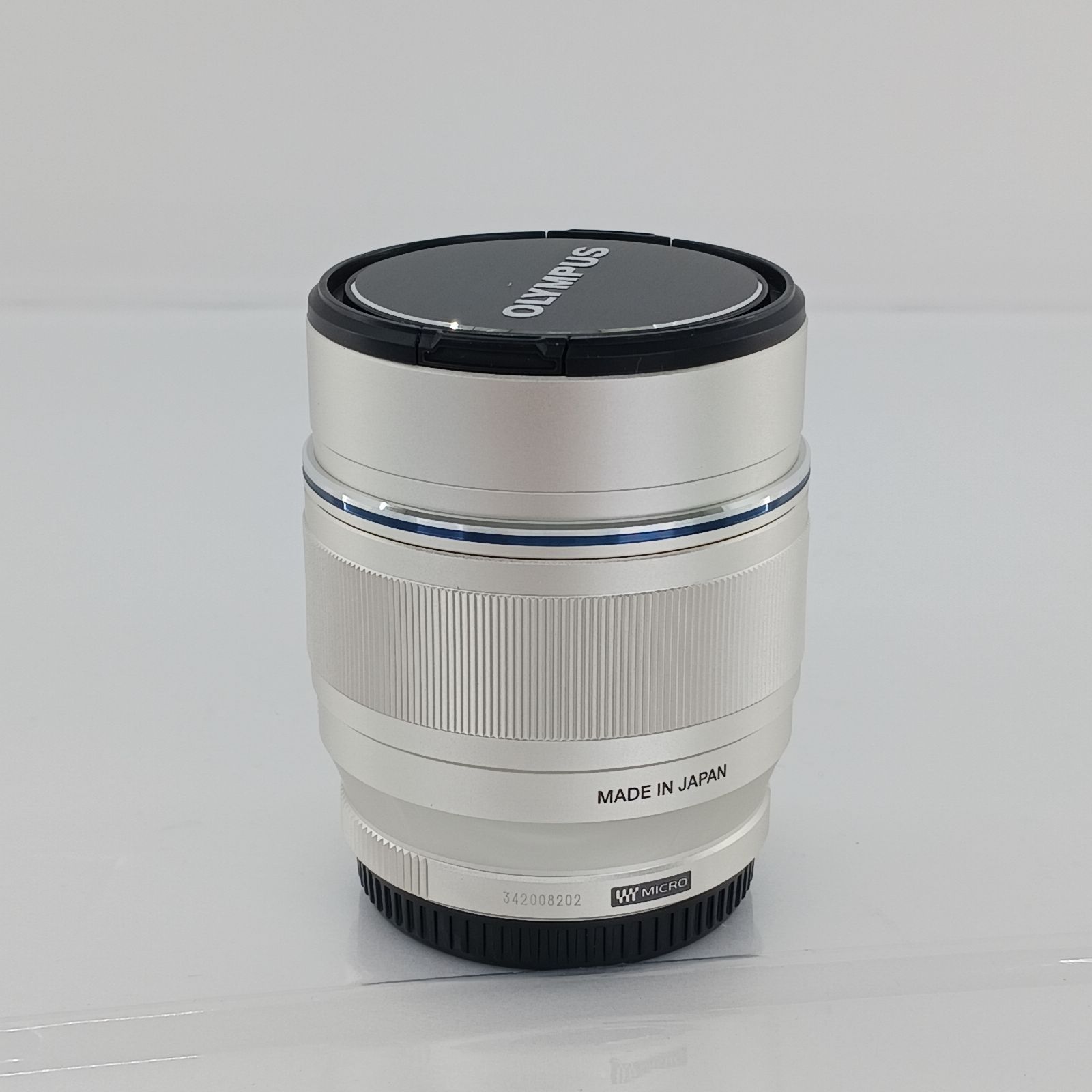 ガラスケース内展示商品 オリンパス OLYMPUS カメラレンズ ED 75 mm F 1 8 M ZUIKO DIGITAL マイクロフォーサーズ 単焦点レンズ シルバー
