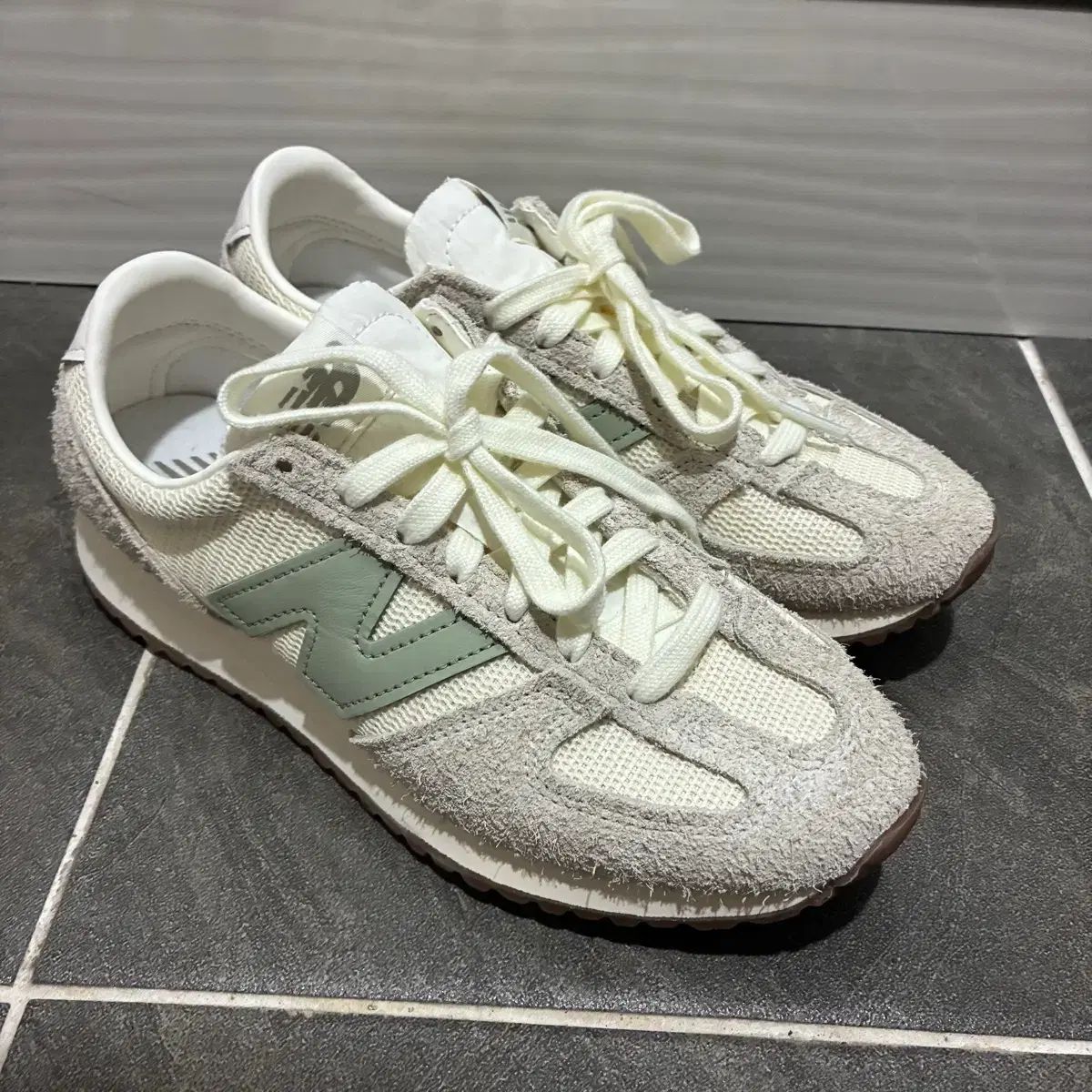 ニュー ンス アイボリー 235