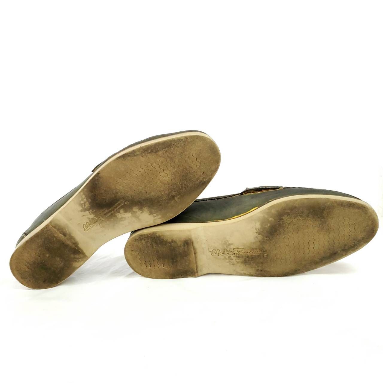 サルヴァトーレフェラガモ ダブルガンチーニ 金具 スエード ローファー