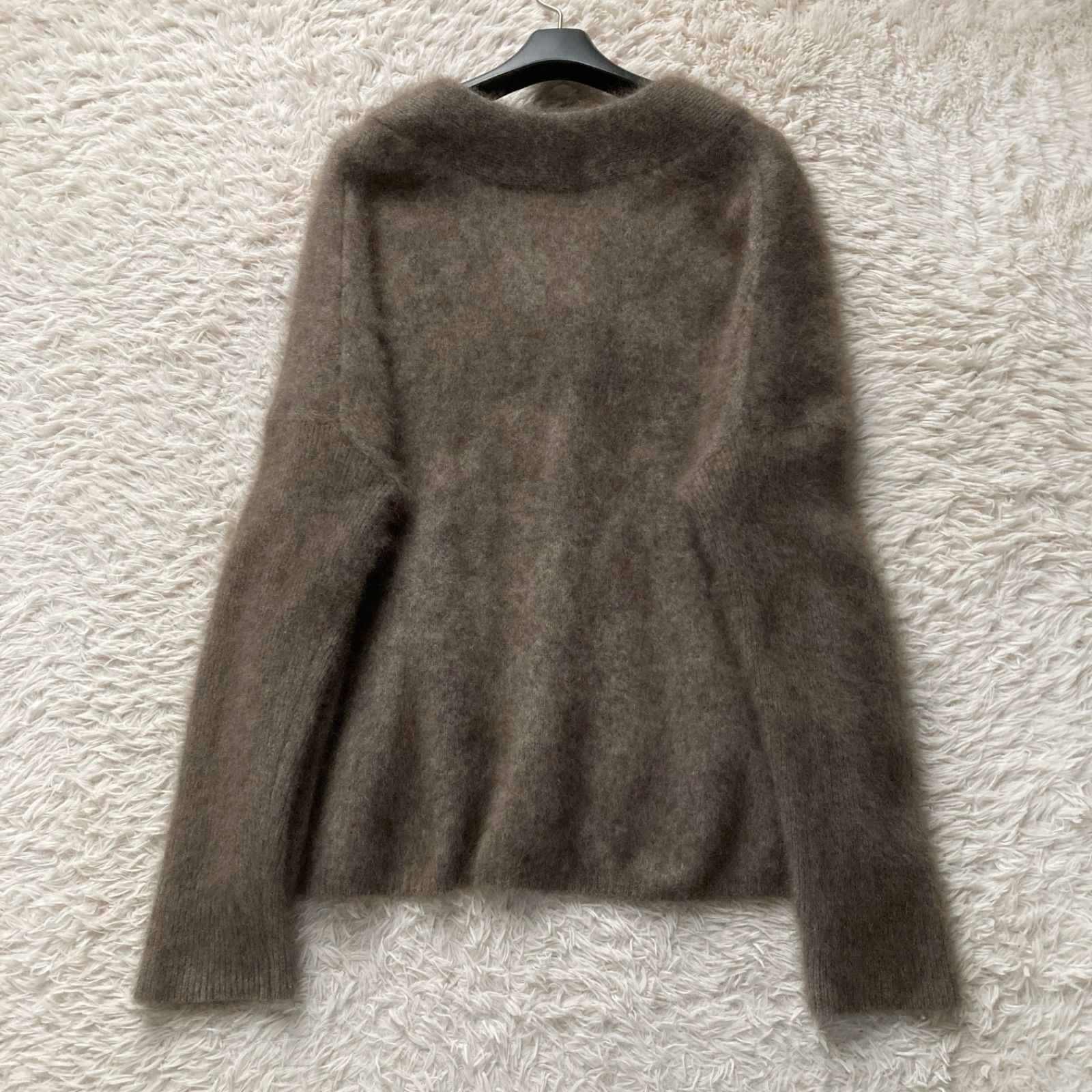 3万 Noble ノーブル 2024AW 極美品 チャイニーズラクーン混 Vネック