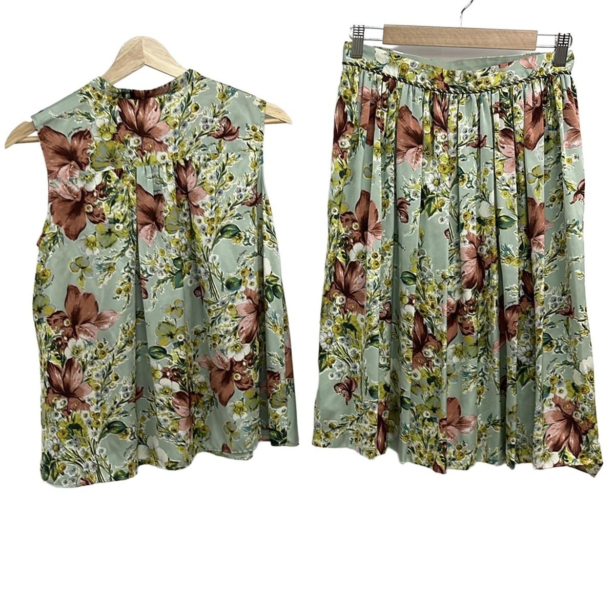 Lois CRAYON ロイスクレヨン スカートセットアップ レディース - ライトブルー×ピンク×マルチ 花柄