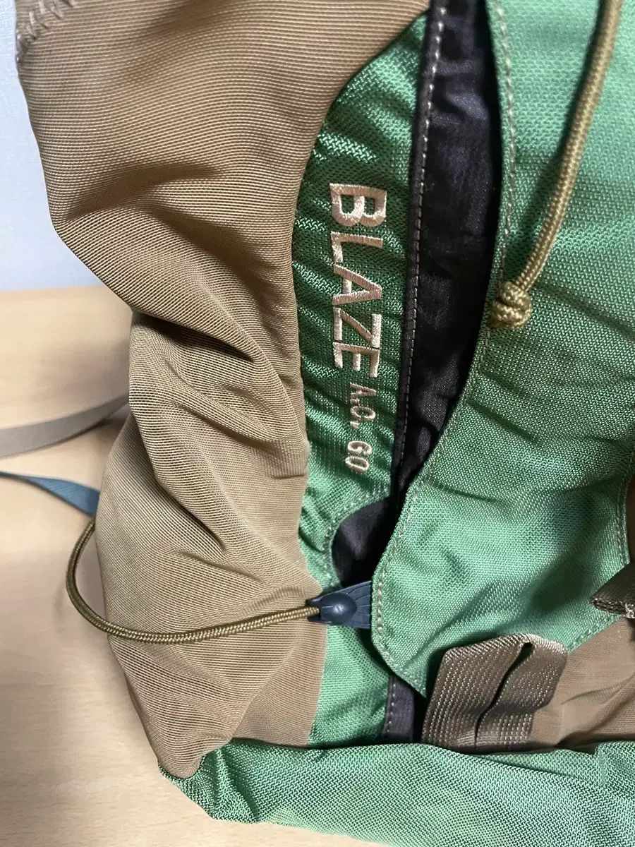 グラニットギア 登山 リュックサック バックパック グリーン|ブラウン