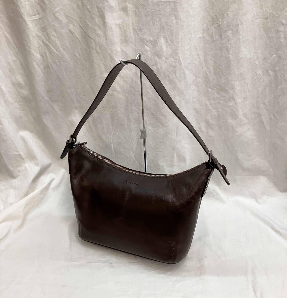 BURBERRY バーバリー ワン ショルダーバッグ ブラウン 茶色 レザー ロゴ 型押し