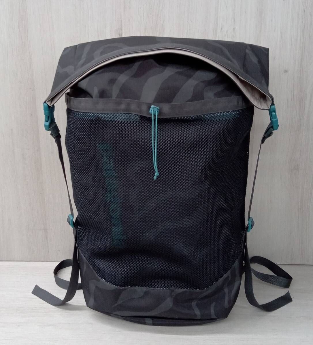 Patagonia パタゴニア リュック Roll Top Pack ブラック系