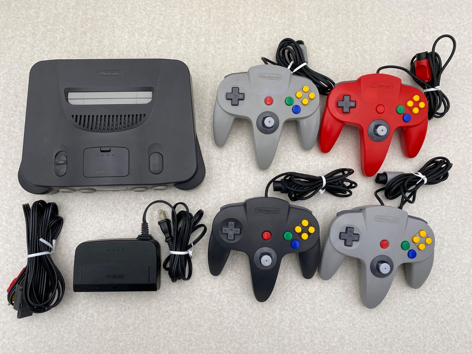 ニンテンドー64 本体 動作品 コントローラー4点 - メルカリ