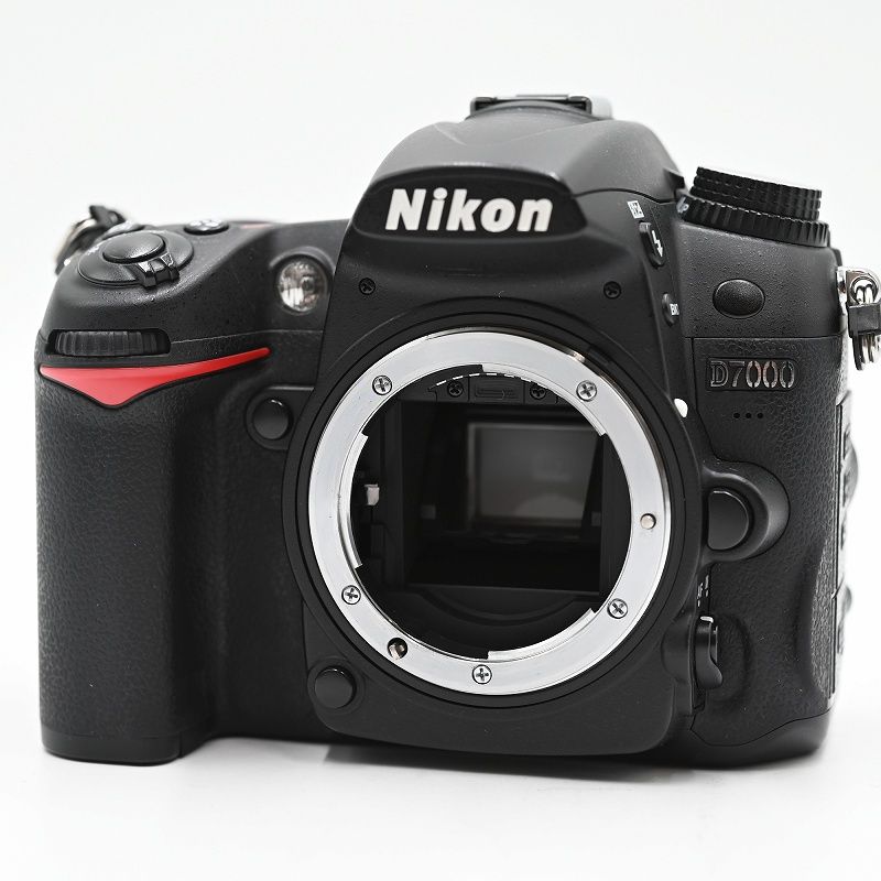 Nikon ニコン デジタル一眼レフカメラ D 7000 18 105 VR キット ショット数