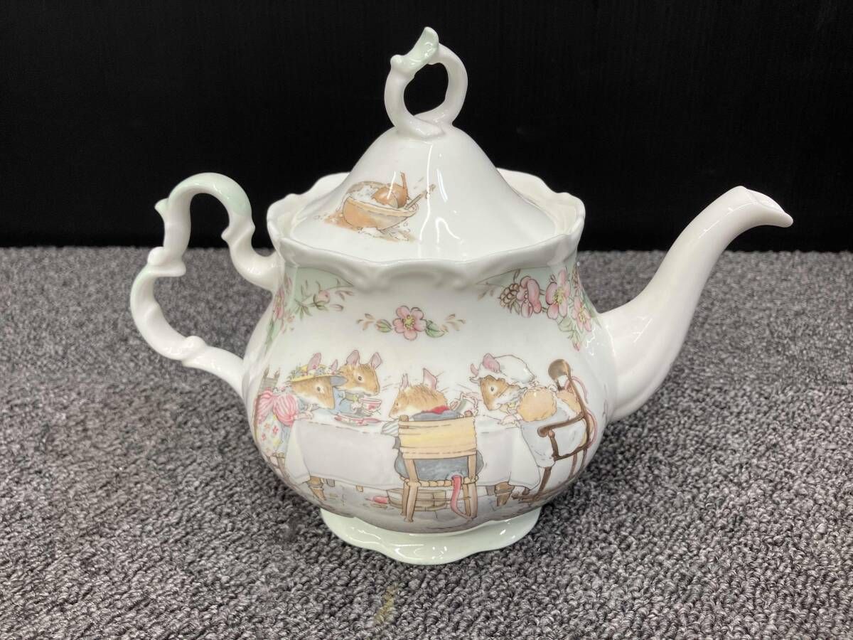 Royal doulton ティーポット ブランベリーヘッジ