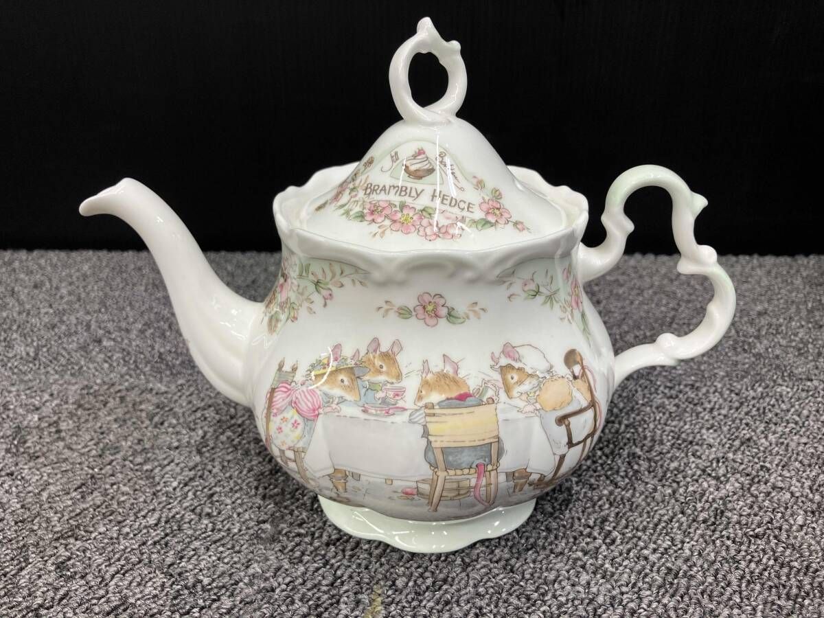 Royal doulton ティーポット ブランベリーヘッジ