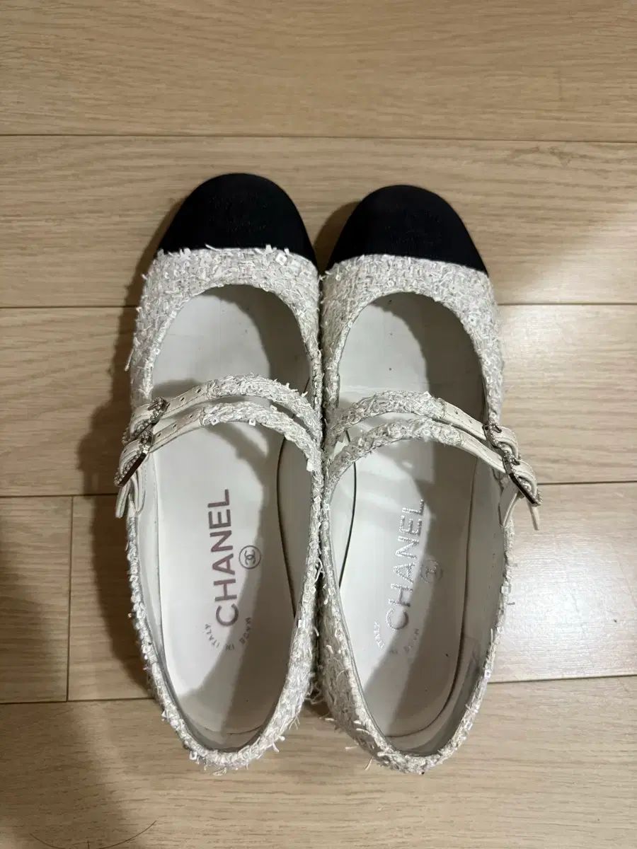 シャネル 24 ss ツートン ツイード グリッター メリージェーン