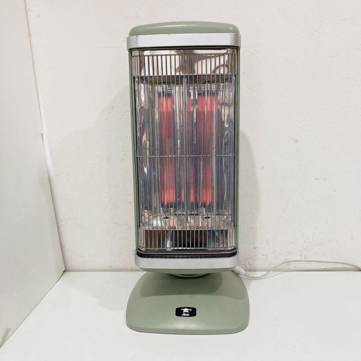 動作良好♪ アラジン 遠赤外線 グラファイトヒーター 最高 Aladdin CAH