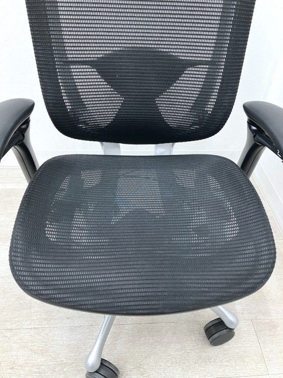 オカムラ 可動肘付コンテッサチェア