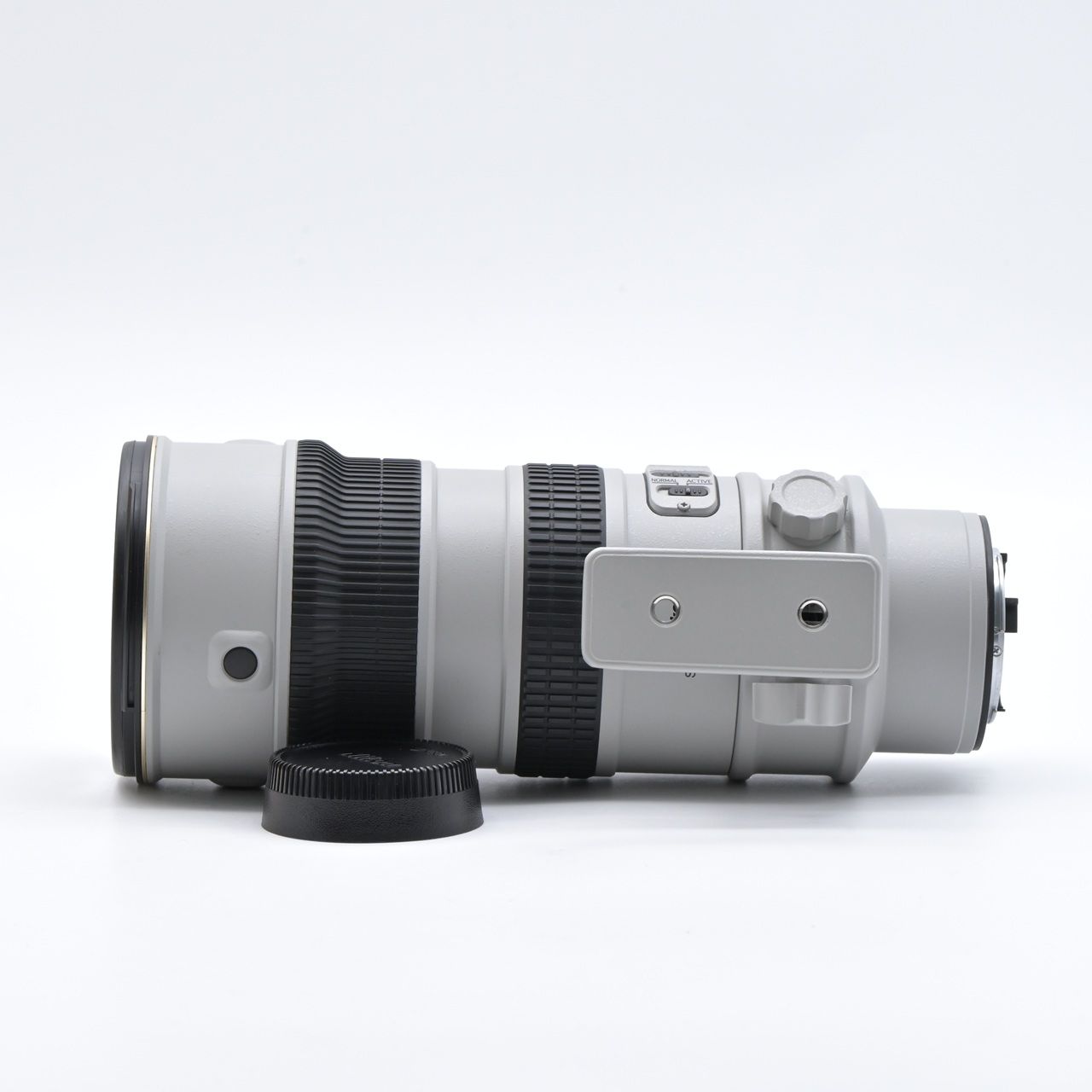  Nikon ニコン AF S VR Zoom Nikkor ED 70 200 mm F 2 8 G IF ライトグレー 交換レンズ レンズ(ズーム) カメラ