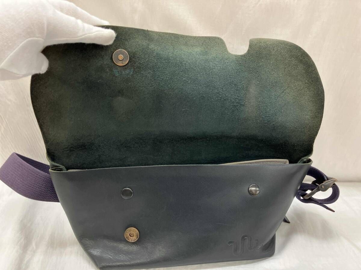 Uni＆co メッセンジャーバッグ　レザー　ブラック　Mサイズ Uni＆co メッセンジャーバッグ レザー ブラック Mサイズ アウトレット