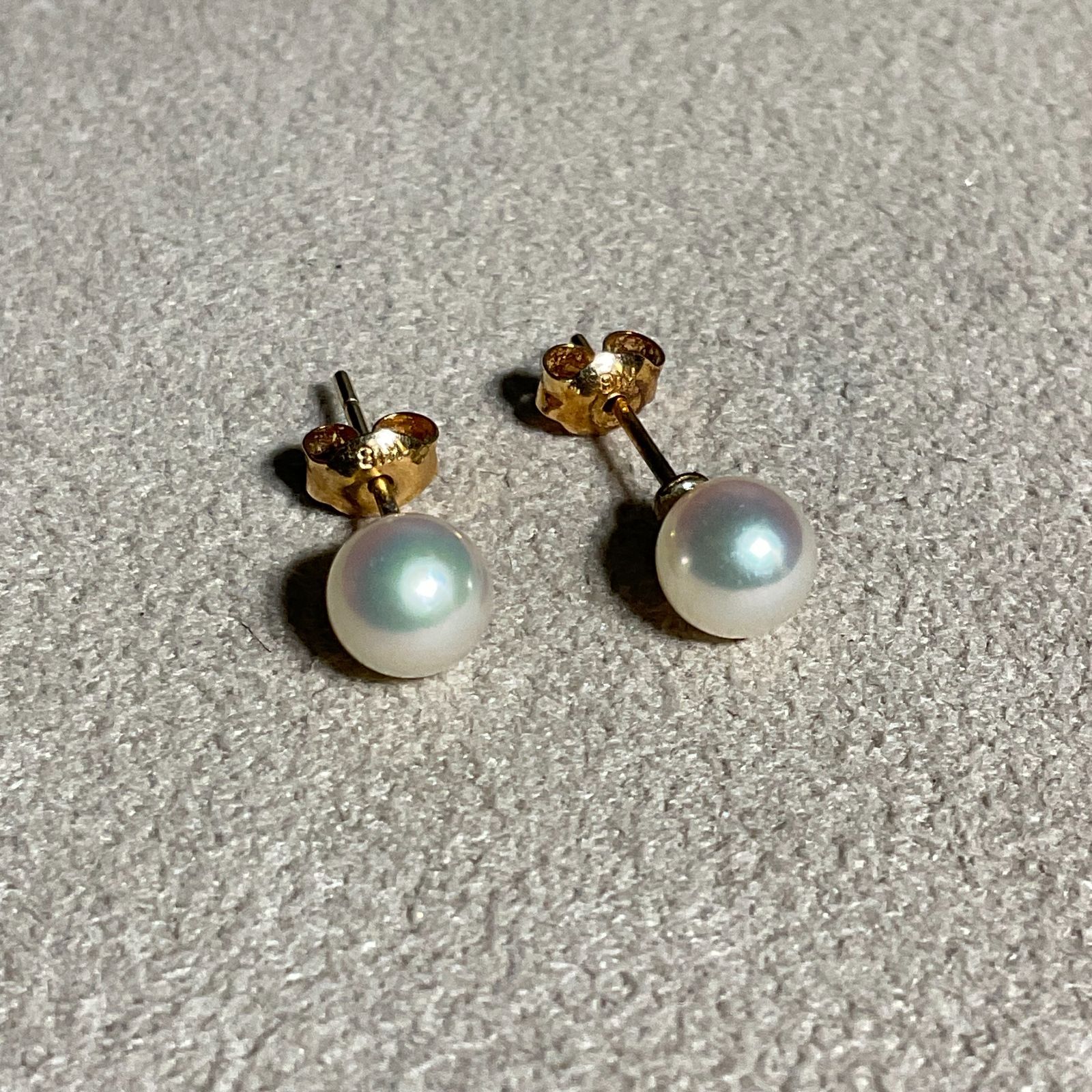 パール K 18 ピアス5.1 mm 0.7 g