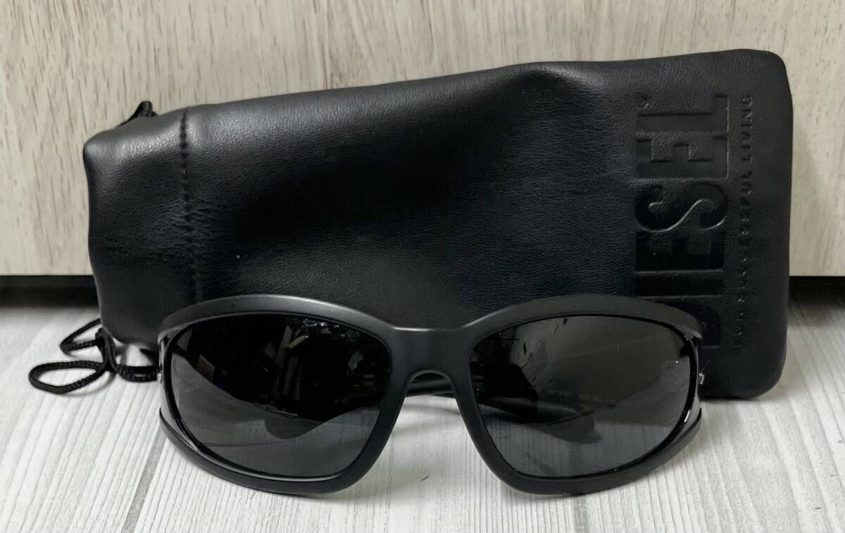 DIESEL ディーゼル アイウェア サングラス 0dl3002 Women's Rectangular sunglasses in acetate | Black | Diesel