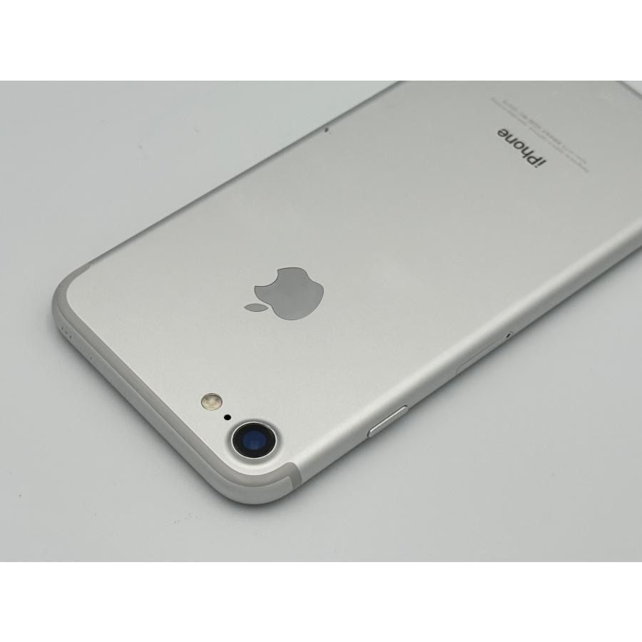 iPhone7 SIMフリー 32MB バッテリー100% シルバー+モバイルバッテリー 